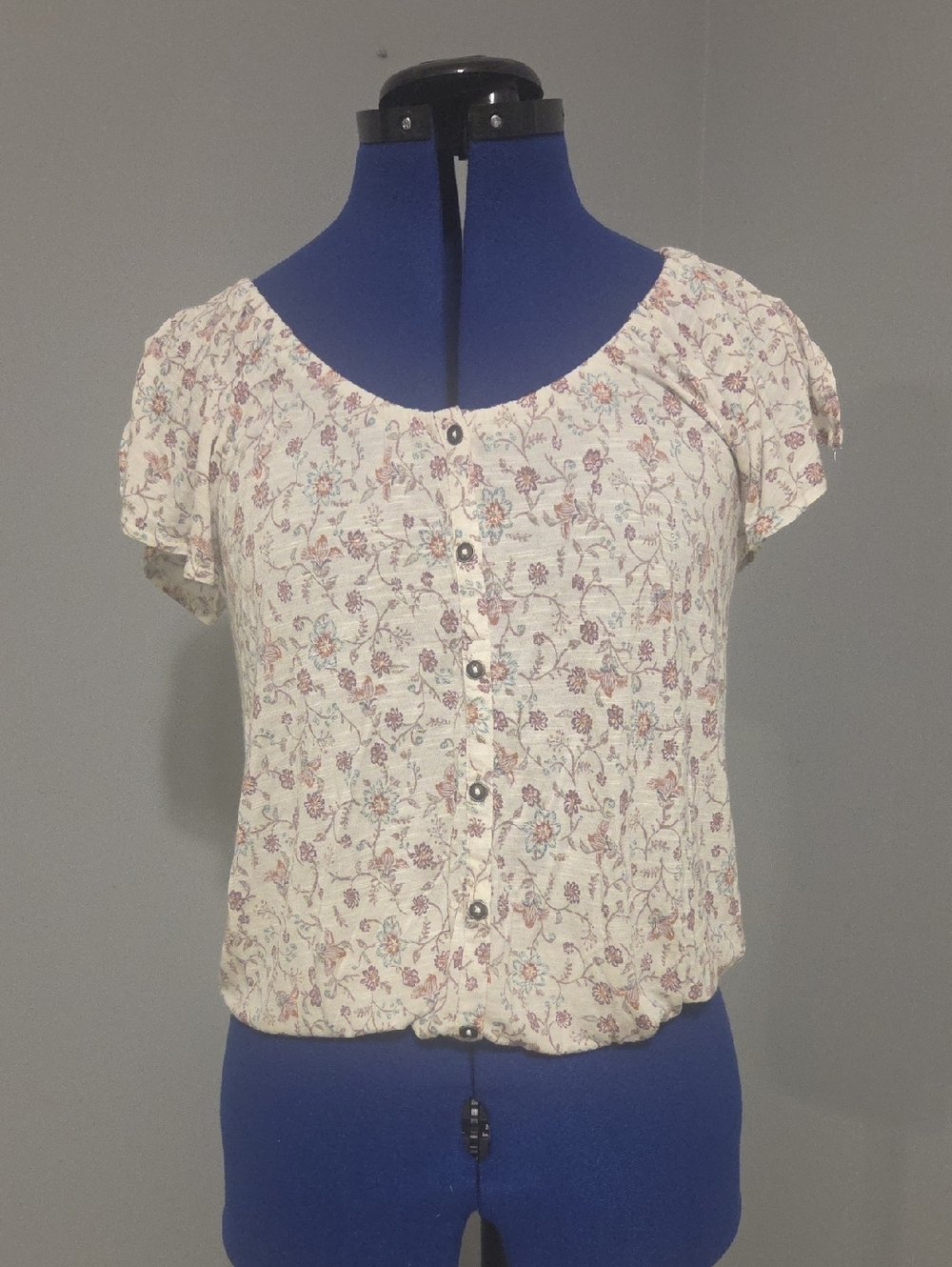 Aeropostale Cream Floral Button-Front Blouse